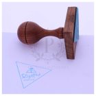 8x8 cm-es egyedi gumibélyegző készítése fa nyéllel - négyzet alakú