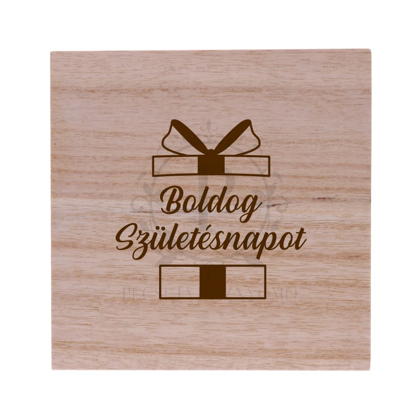 Fa négyzet díszdoboz boldog szülinapot gravírozással