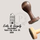 Címpecsét gumibélyegző nemesfa nyéllel - kör alakú - Csíkos ház minátval