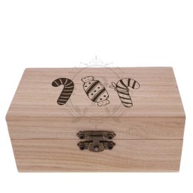 Fa négyzet díszdoboz cukorkás gravírozással