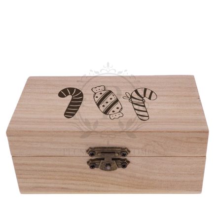 Fa négyzet díszdoboz cukorkás gravírozással