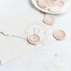 Egyedi mintás kész viasznyomat viaszgyöngyből 26mm méretben