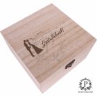 Fa négyzet díszdoboz gratulálunk gravírozással