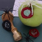 Mérgezett alma mintás 22 mm-es viasznyomó