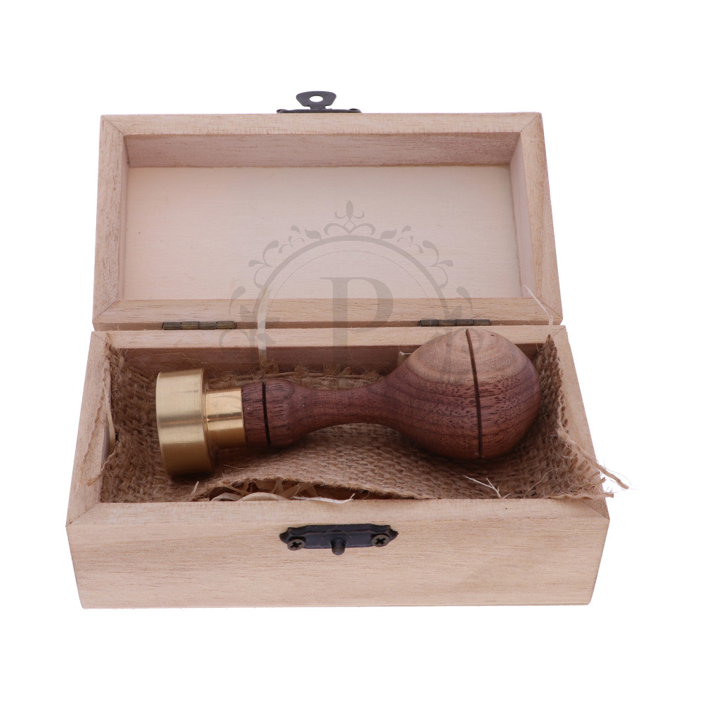 Fa négyzet díszdoboz mézeskalács gravírozással