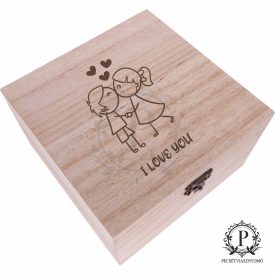 Fa négyzet díszdoboz szerelmesek gravírozással