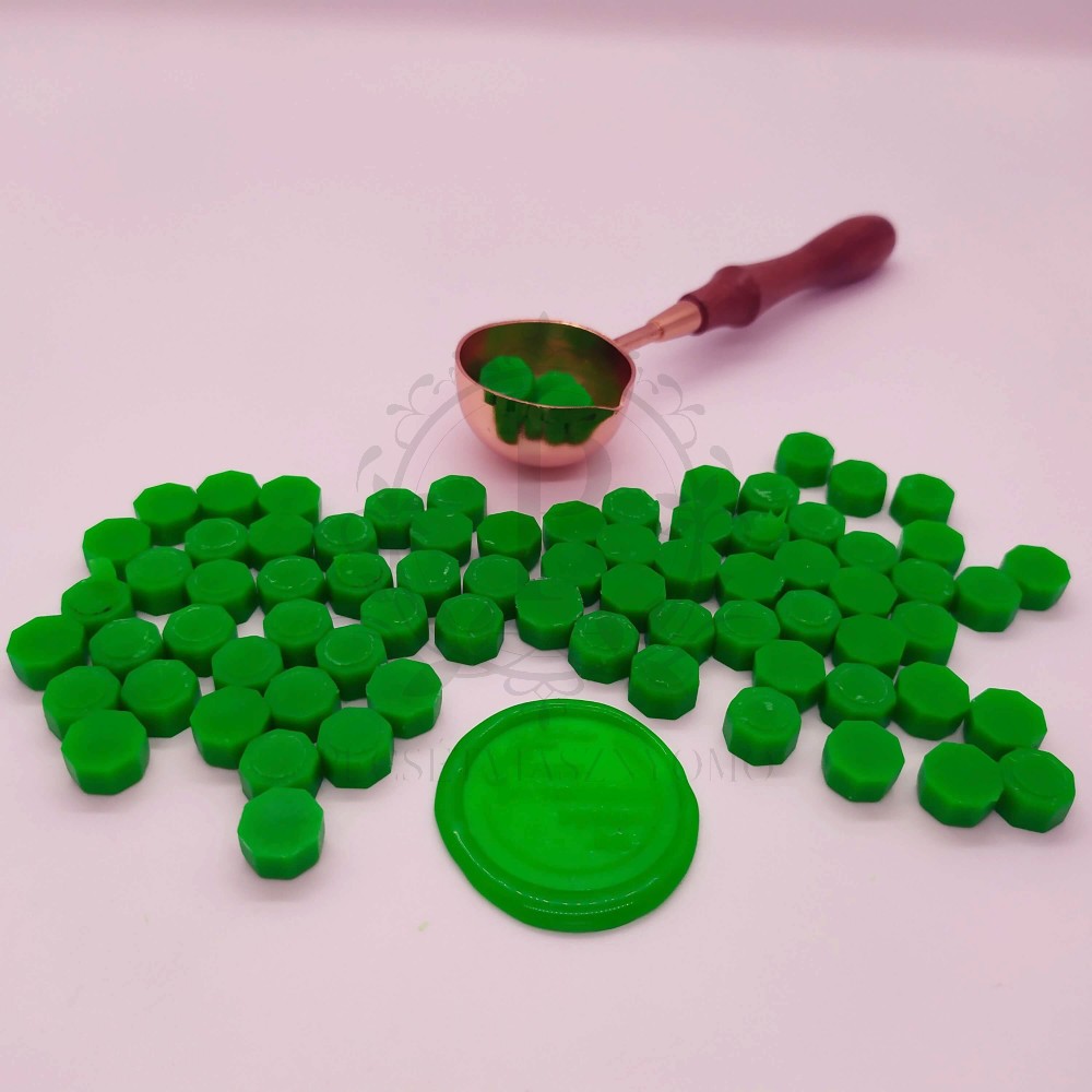   Pecsétviasz gyöngyök KIVI zöld színben  – 45 db / csomag