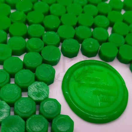 Pecsétviasz gyöngyök KIVI zöld színben  – 230 db / csomag
