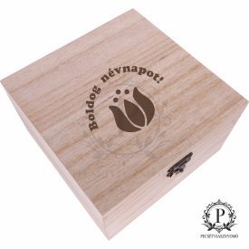 Fa négyzet díszdoboz virág gravírozással